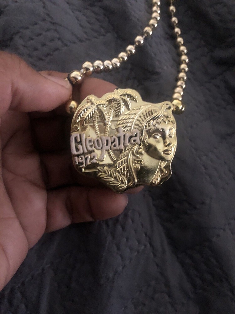 vintage mardi gras 1972 cleopatra medallion beads