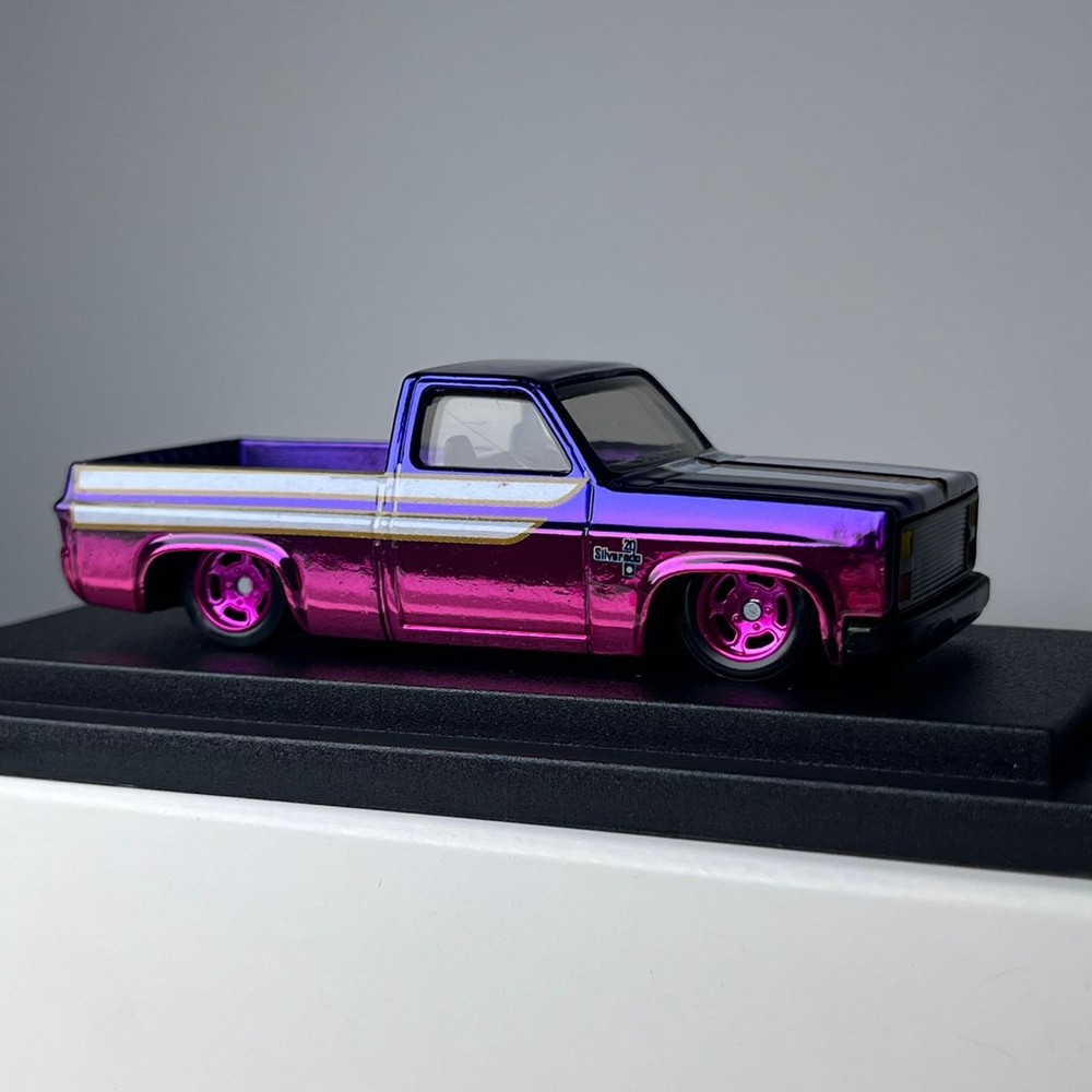 Hot Wheels CUSTOM ’83 Chevy Silverado Spectraflame 2-Tone Purple/Pink with Case