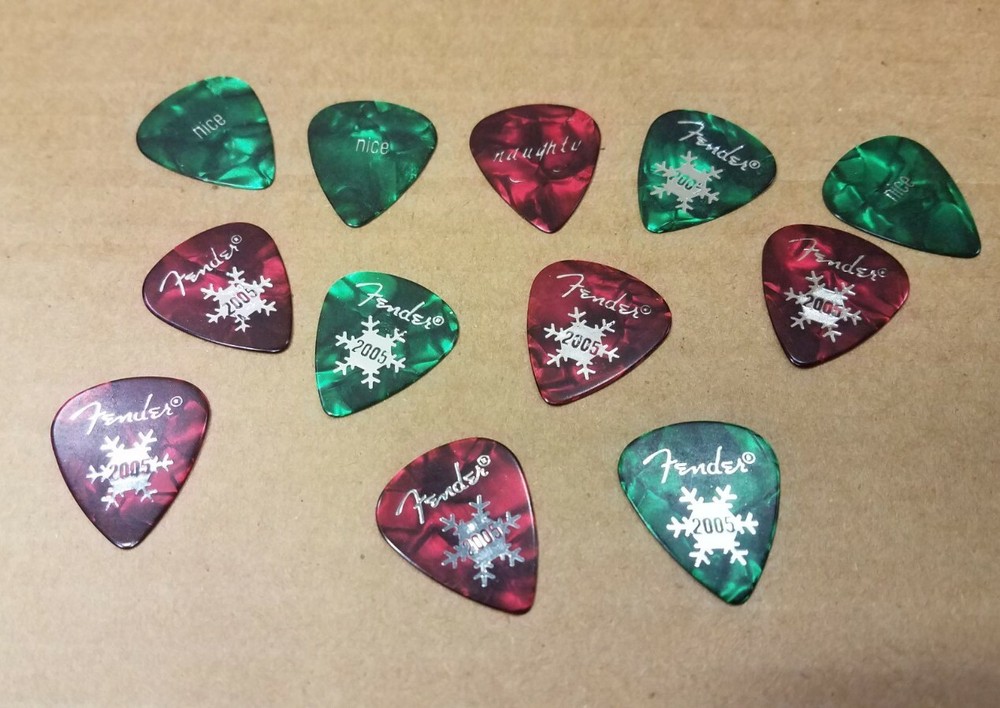 Lot of 12 Fender Christmas 2005 Snowflake Red Green Celluloid Guitar Picks