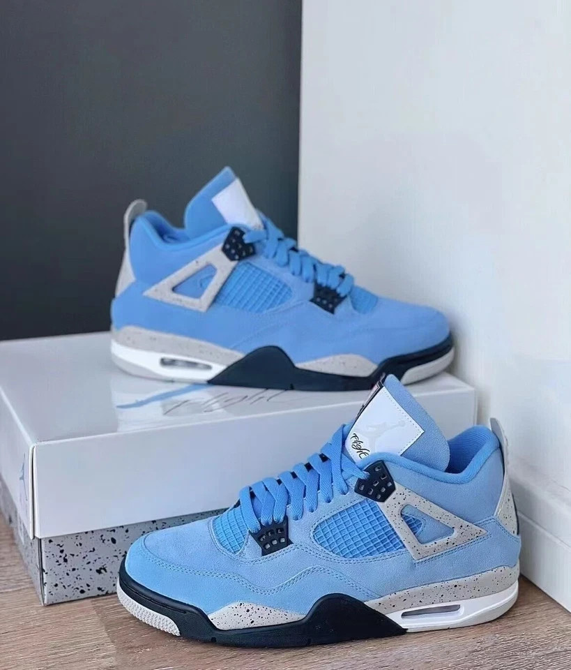 AIR JORDAN 4 