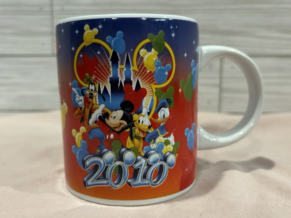 2010 Walt Disney World Commemorative Collectible Mug