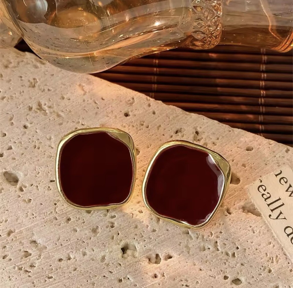 Stylish Women’s Dangle Earrings for Everyday Wear