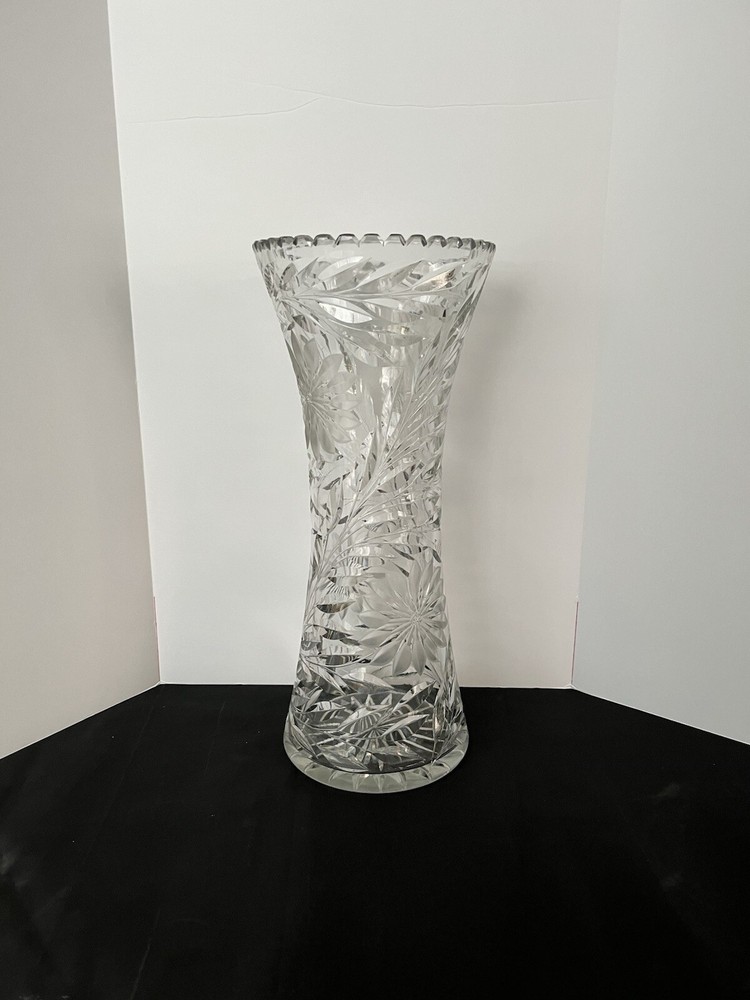 Vintage Heavy Cut Lead Crystal Wasp Design Decorative Vase