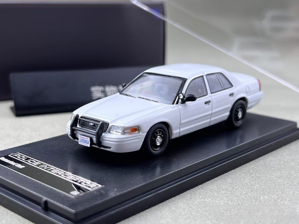 Rollin 1:64 White CV CROWN VICTORIA Police Model Diecast Metal Car