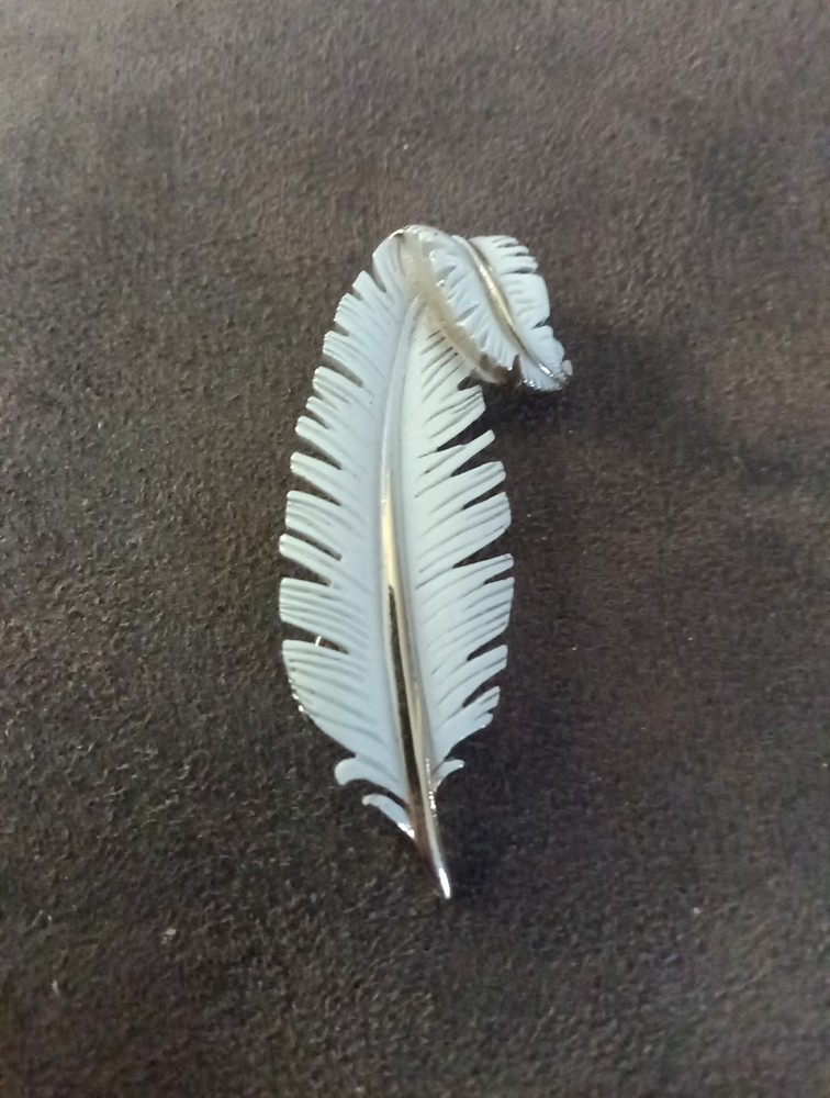 Silver-Tone Feather Shaped Brooch Pin Boho Vintage