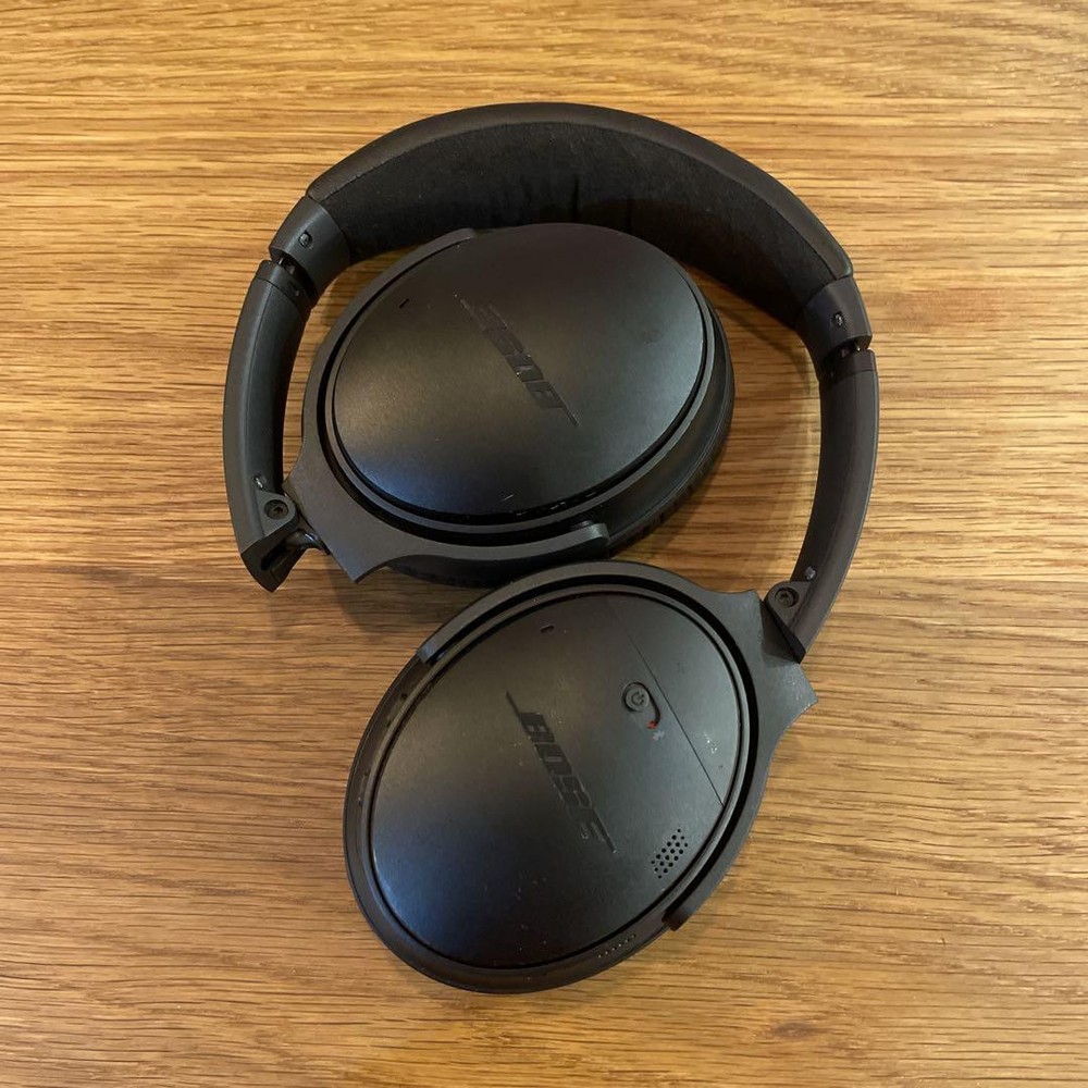 Bose QuietComfort Headphones with Protective Travel Case