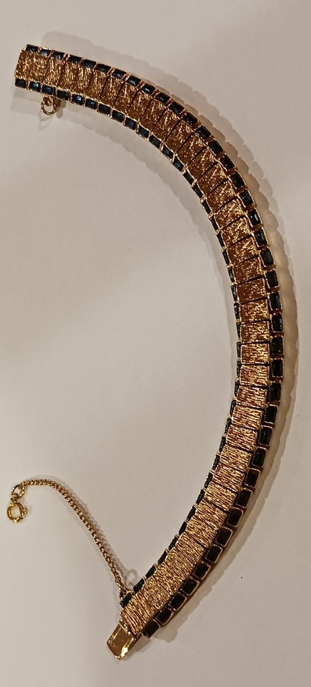 Vintage Gold Bracelet with Sparkling Blue Sapphires