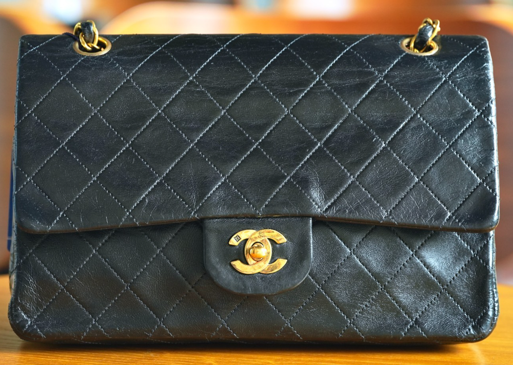CHANEL Classic Flap Bag Black Gold Leather Shoulder Tote Handbag