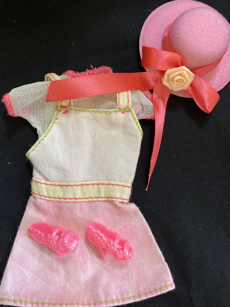 Adorable Barbie Original cream and coral dress fedora shoes