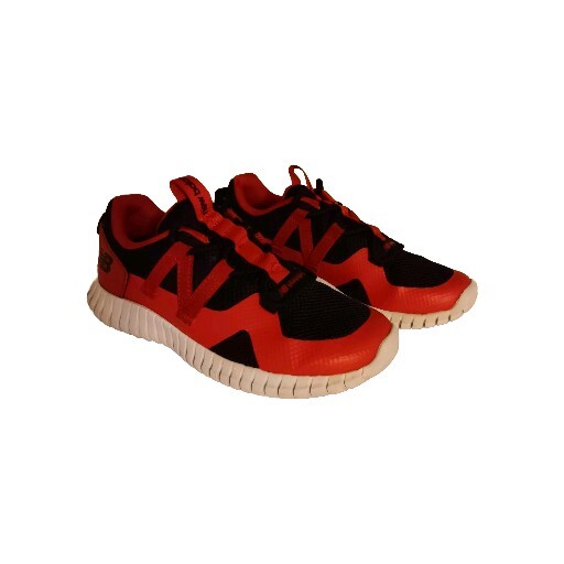New Balance Boys Playgruv V2 Bungee Sneaker True Red/Black