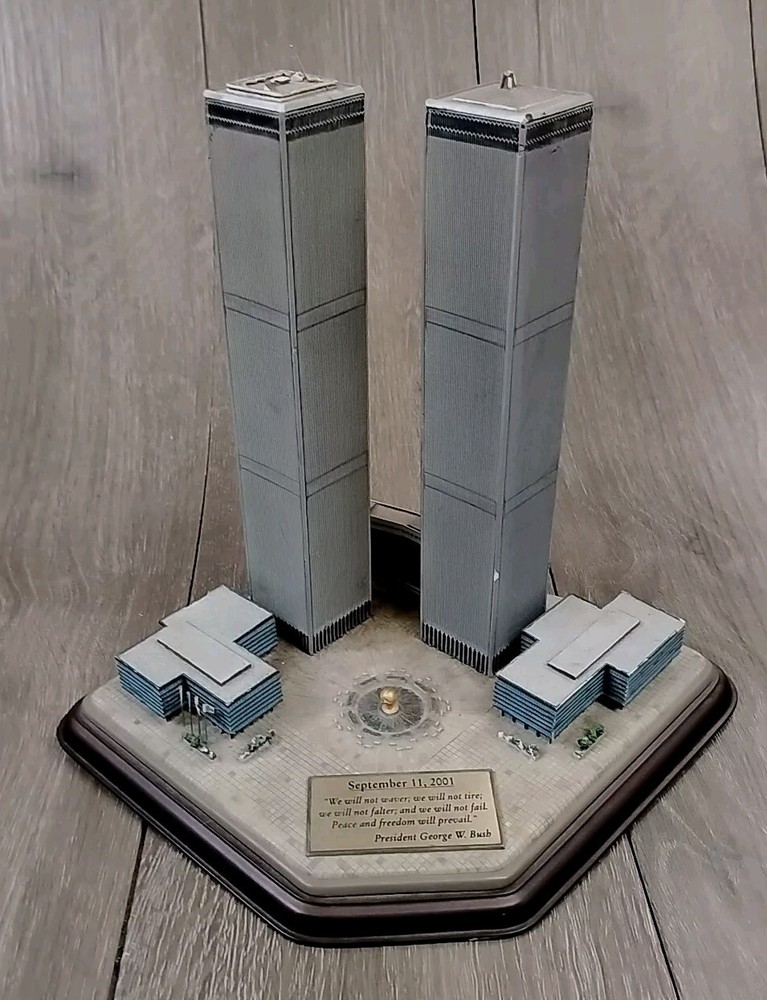 Danbury Mint Twin Towers Commemorative World Trade Center 9/11/2001 September 11
