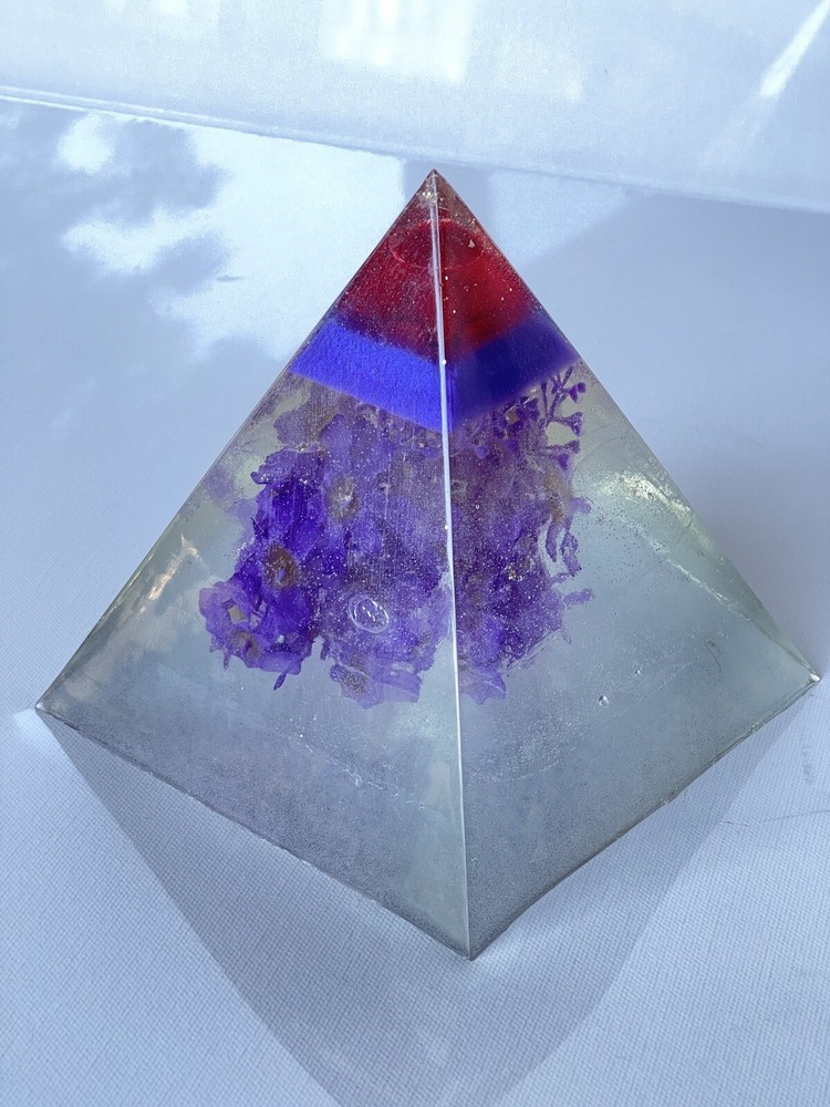 Large Resin Epoxy Pyramid W/ Synthetic Purple Flowers Paperweight 6”x.5.5”x5.5”