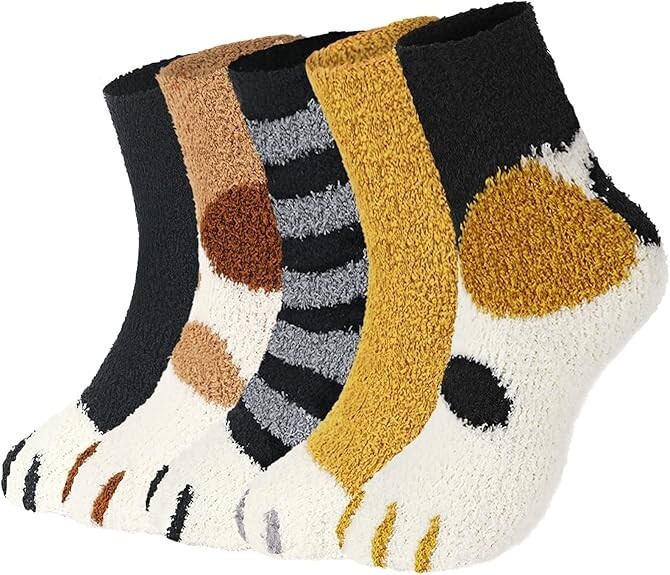 Fuzzy Socks for Women， 4 pairs of women's socks with exquisite cat patterns