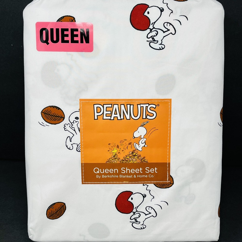 PEANUTS Snoopy QUEEN SHEETS SET Football Season Catching Kicking Autumn Fall NEW
