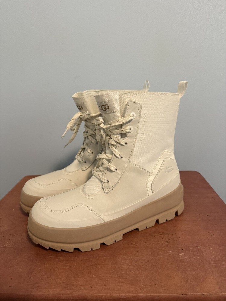 UGG Women’s Lug White Boots Size 8,5