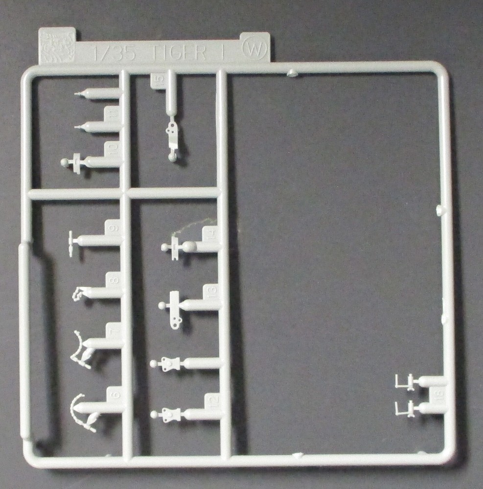 1/35 Cyber Hobby Tiger I Mid Command Parts Tree W Kit 6660-image