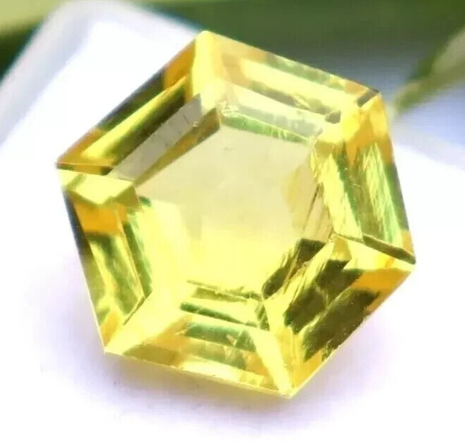 Hexagon Cut Natural Yellow Sapphire Loose Gemstone 11-13 Ct VVS Certified