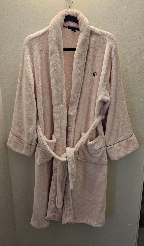 Tommy Hilfiger Womens Soft Pink Plush S/M Bathrobe – Ultra Comfortable