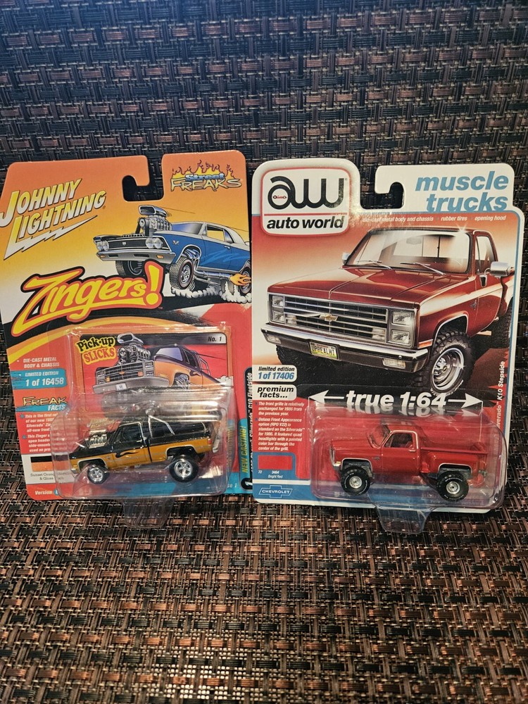 2022 Autoworld 1:64 Red Chevy Silverado K10 Stepside Diecast Model Truck