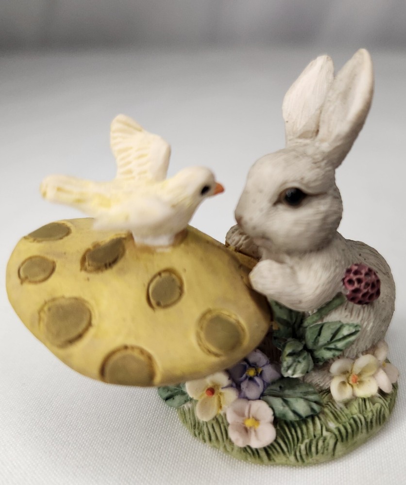 Russ Berrie Bunny Figuirine Mushroom Flower Garden Bird 1.5