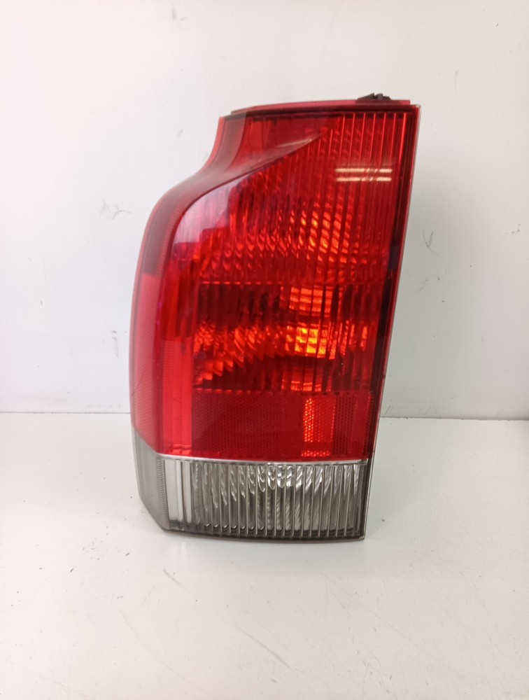 VOLVO XC70 Driver Left Rear Lower Tail Light Lamp 2001 2002 2003 2004 9154497