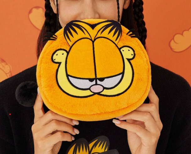 Cat Embroidered Plush Makeup Bag