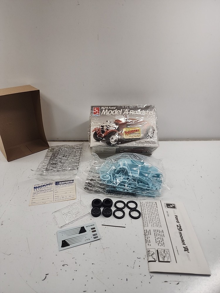 AMT 1929 Ford Model A Roadster 6572 Street Machine Hot Rod Custom Street Rod