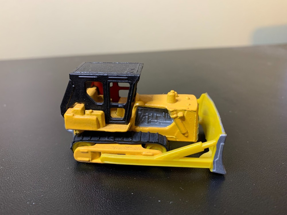 Matchbox #64   Bulldozer w/Blade & Canopy  Black & Yellow