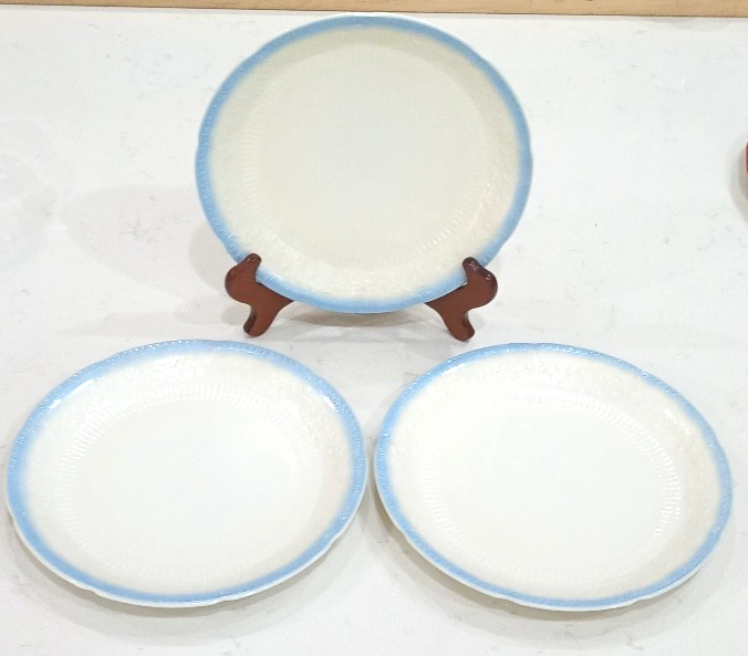 ANTIQUE Lot 3: Anchor Hocking Alice Dinner Plates Ivory/Blue! RARE 1945, L@@K!