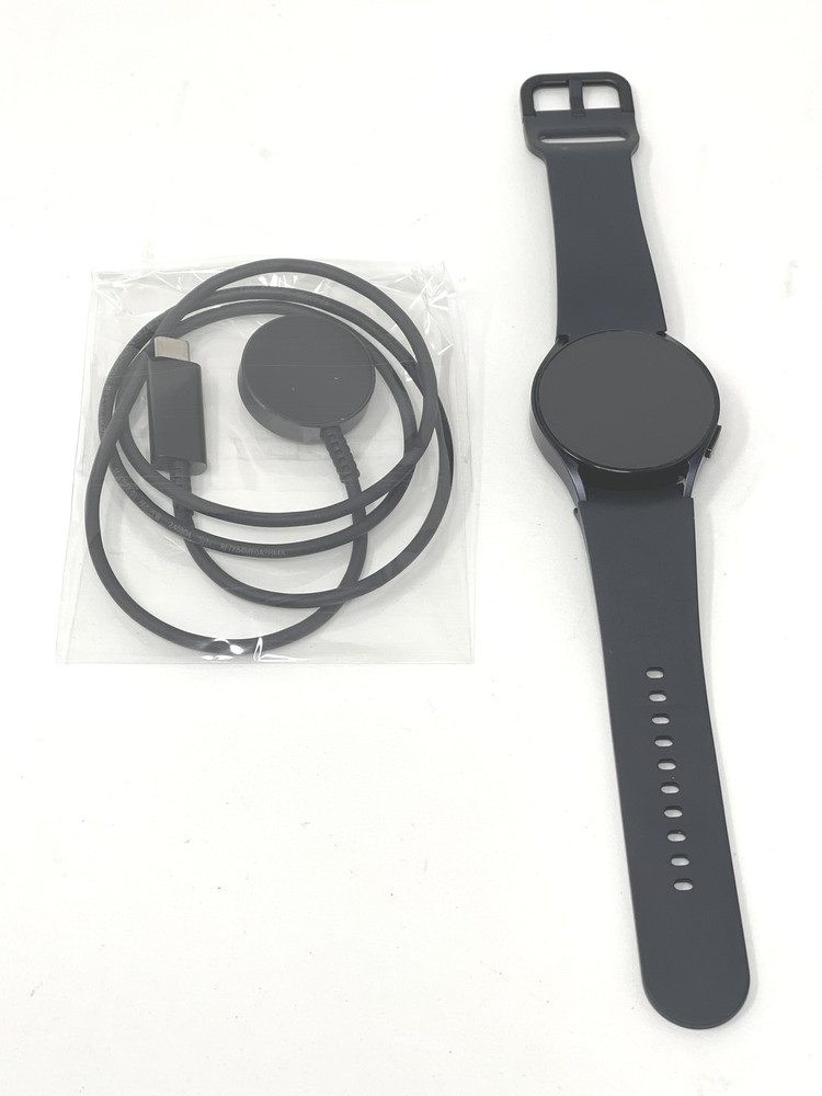 Samsung Galaxy Watch 6 40MM Graphite GPS Smartwatch in Very Good Condition