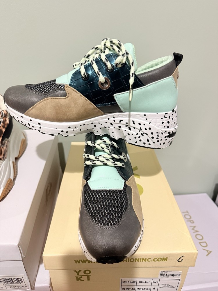 Yoki Women's Tennis Shoe Multi Top Size 6 New In Box