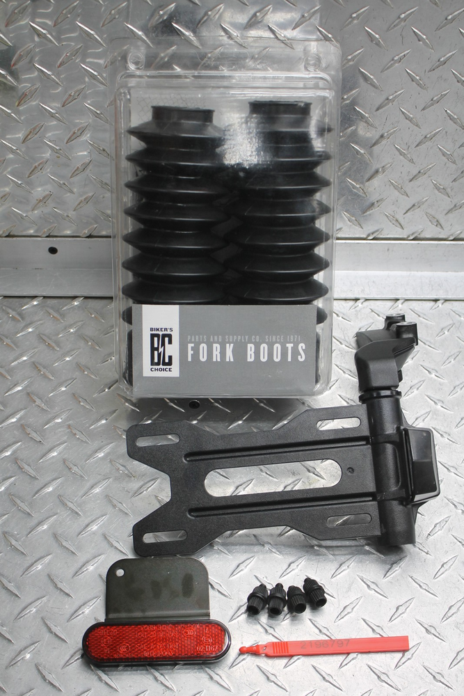 2018-2014 INDIAN SCOUT BOBBER NEW FORK BOOTS & LICENSE PLATE BRACKET