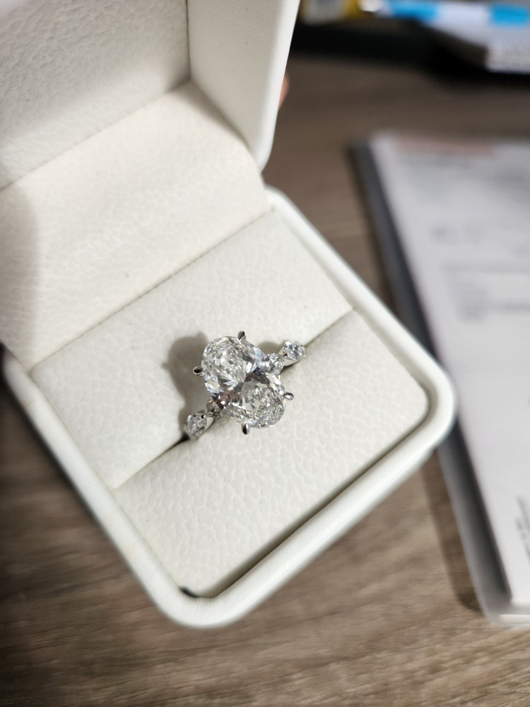 4ct Oval lab grown diamond ring 18k US size 6.25