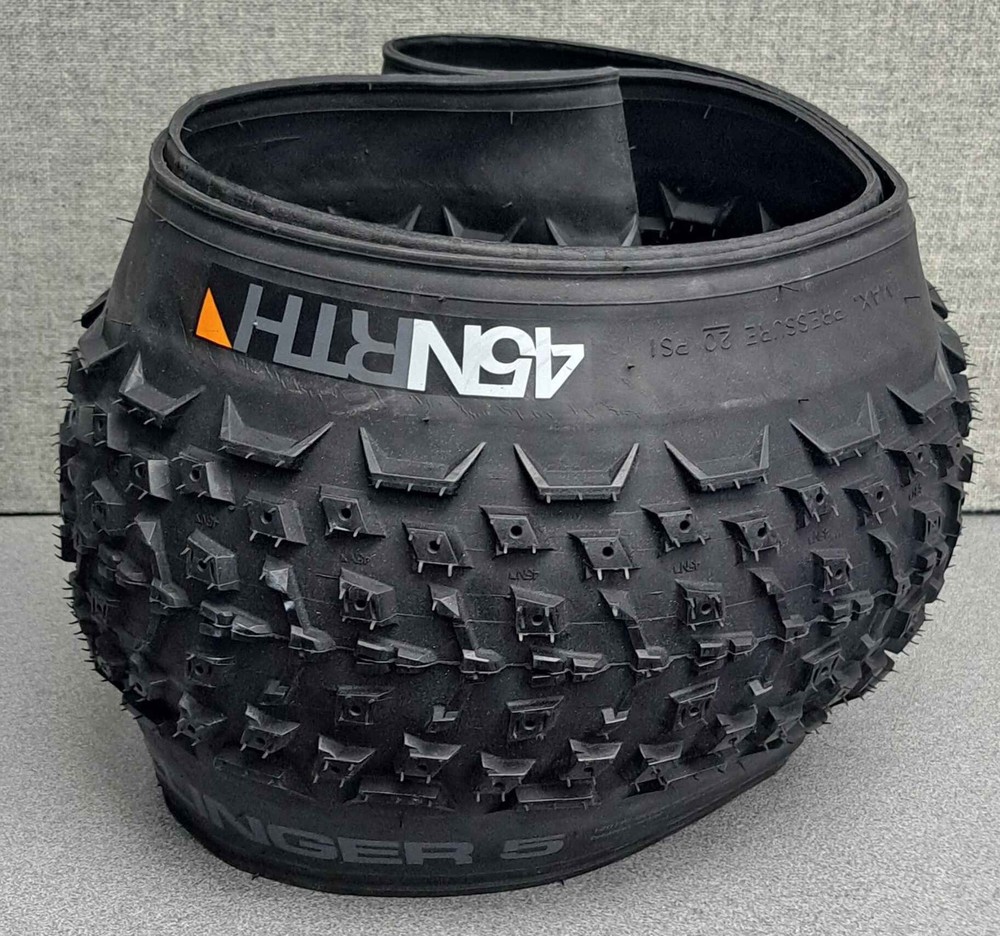45NRTH Dillinger 5 26x4.6 Tubeless Folding Bike Tire Black 120 TPI Studdable