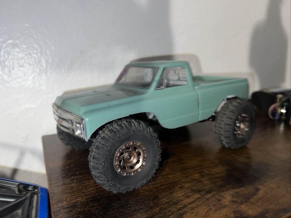 AXIAL SCX24 Custom C10 SLEEPER BUILD HAUNTER RC CHASIS C1