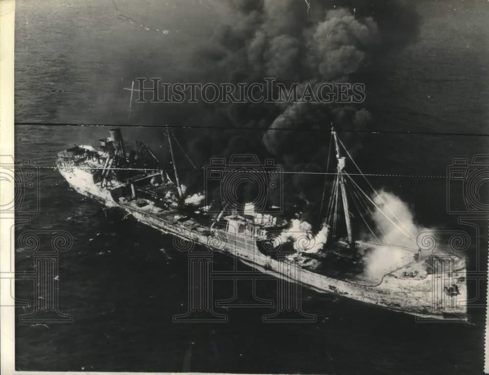 Press Photo tanker burns after collision in Atlantic Ocean off Florida