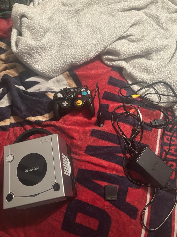Nintendo GameCube Silver  Bundle Controller Cords Memory Card GBA Player + Games
