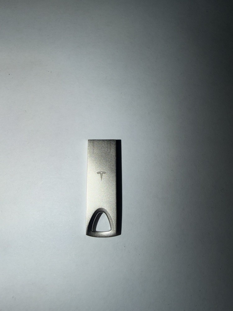 For Tesla Model 3,Y,S,X OEM USB 3.1 Flash Drive for Dashcam & Sentry Mode 128GB