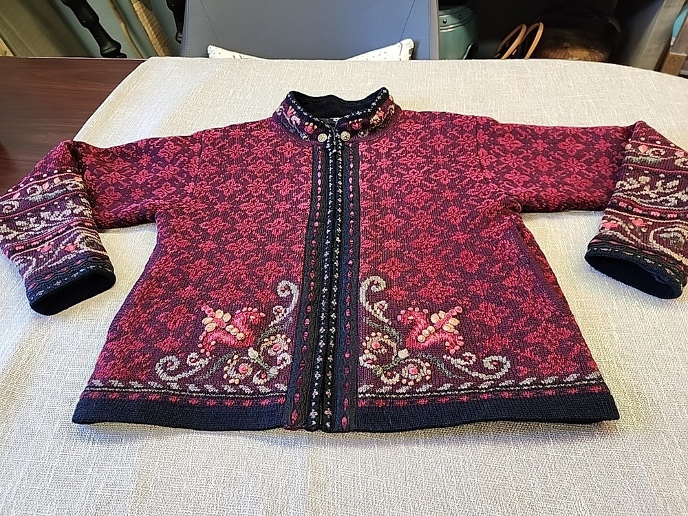 NEW Icelandic Designs (S) Zip-Front Jacket  BEAUTIFUL!