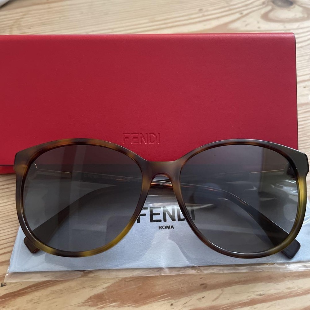 Fendi Authentic Rare Sunglasses UV Protection for Men and Women