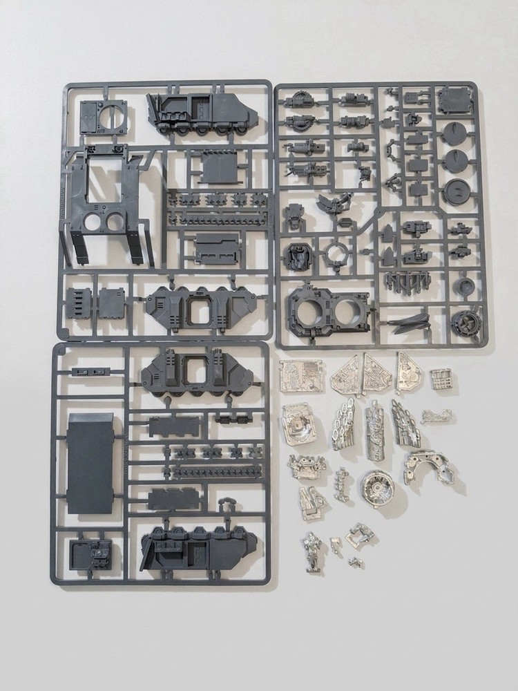 OOP Metal 40k Sisters of Battle Metal Exorcist / Immolator Tank  Adept Sororitas