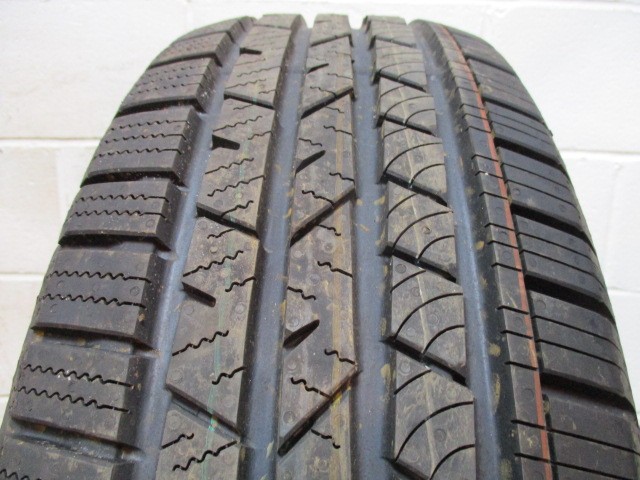P225/65R17 Continental CrossContact LX E Takeoff 102 T Used 10/32nds