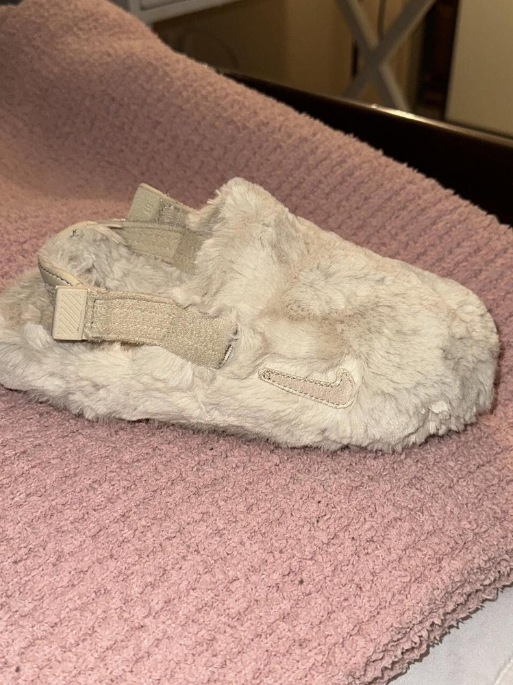 Nike Calm Mule SE Sandals in Cream White - Size 5