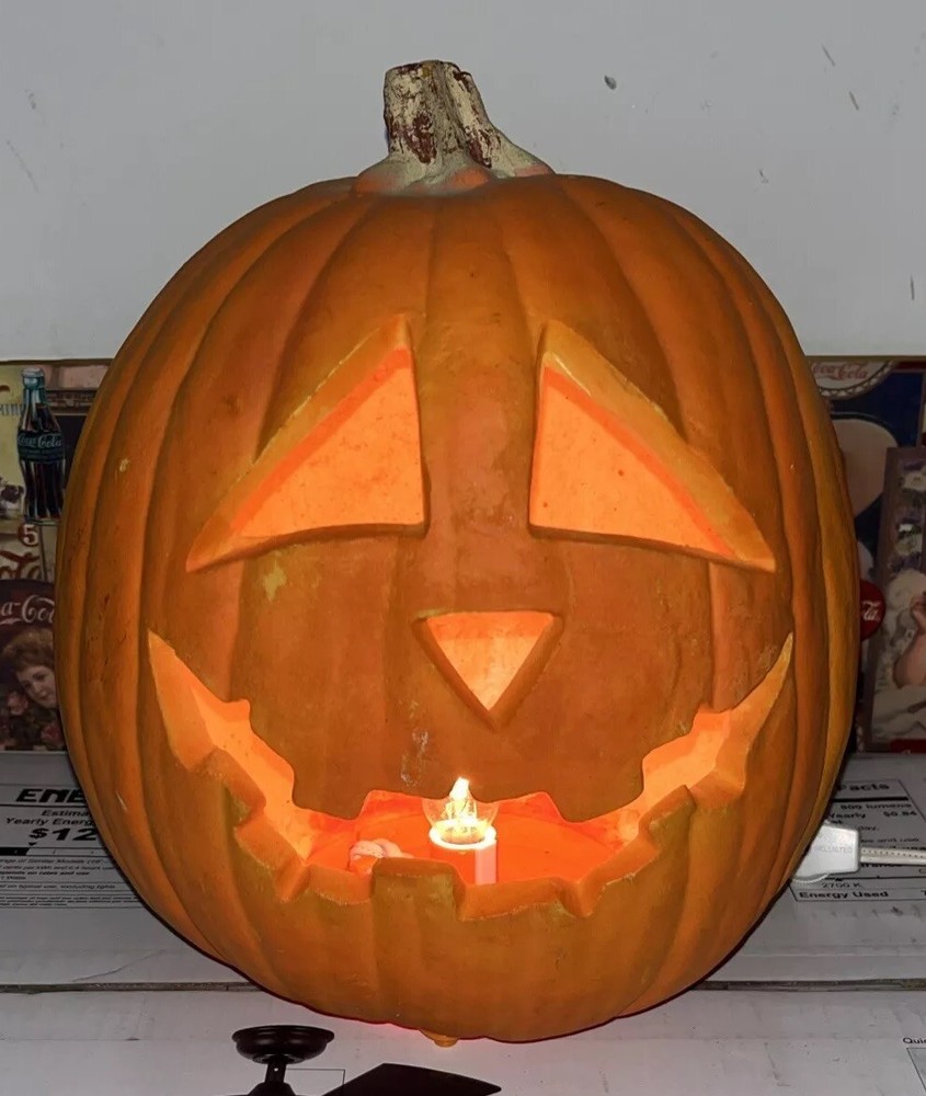 1993 Vintage Trendmaster Lighted Jack-O-Lantern Foam Blow Mold Pumpkin 10