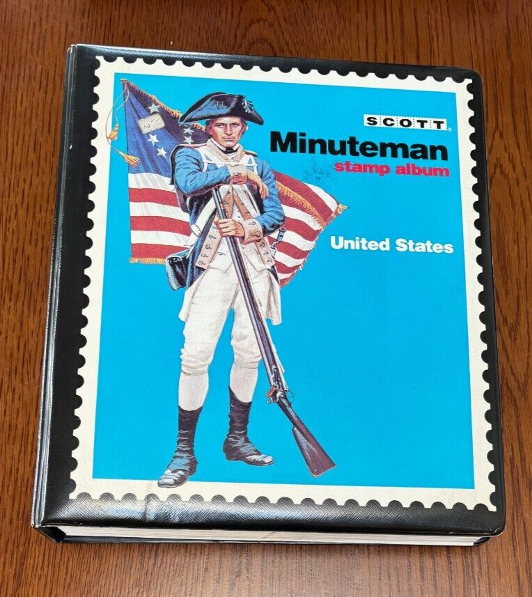 Scott Minuteman US Stamp Album, 900+ Used Stamps (Lot L622)