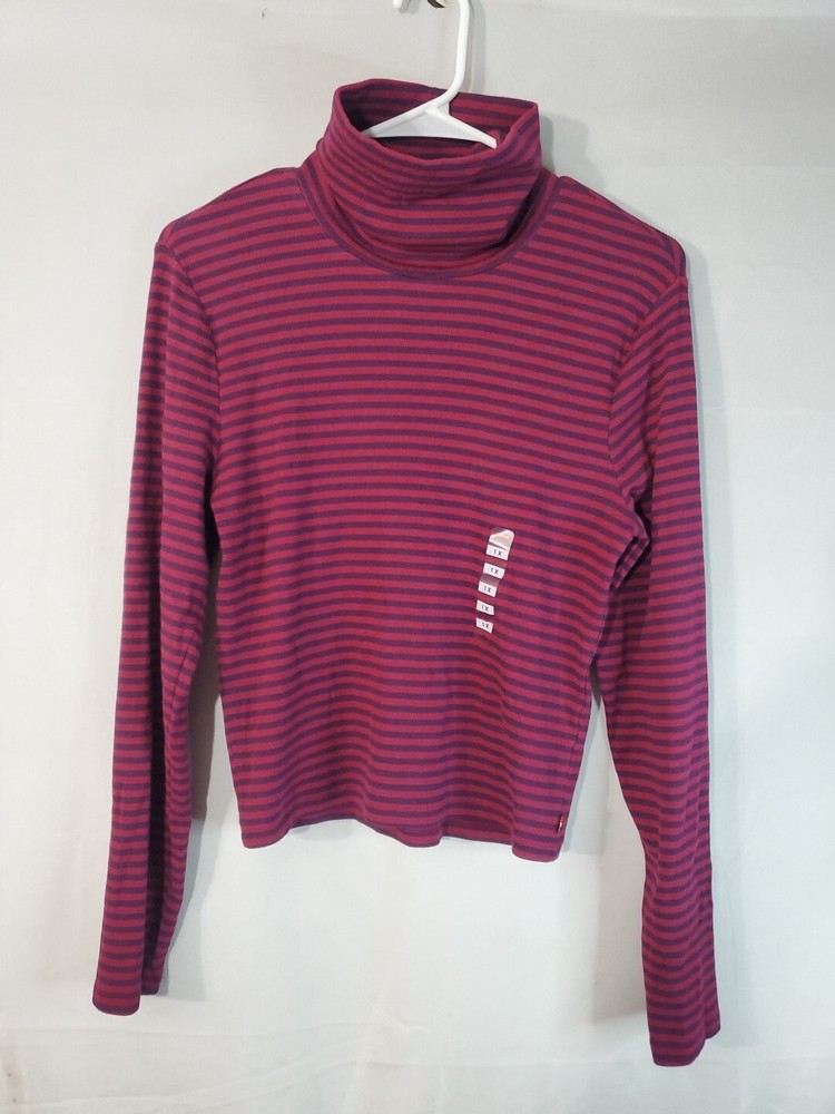 Levi’s Turtleneck Sweater Women's Long Sleeve Size 1X Body Fit Cropped Lite