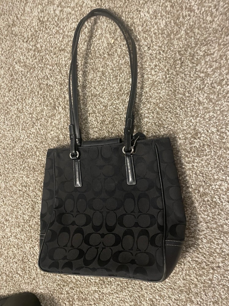 Coach Leather Handbag for Women Stylish and Timeless