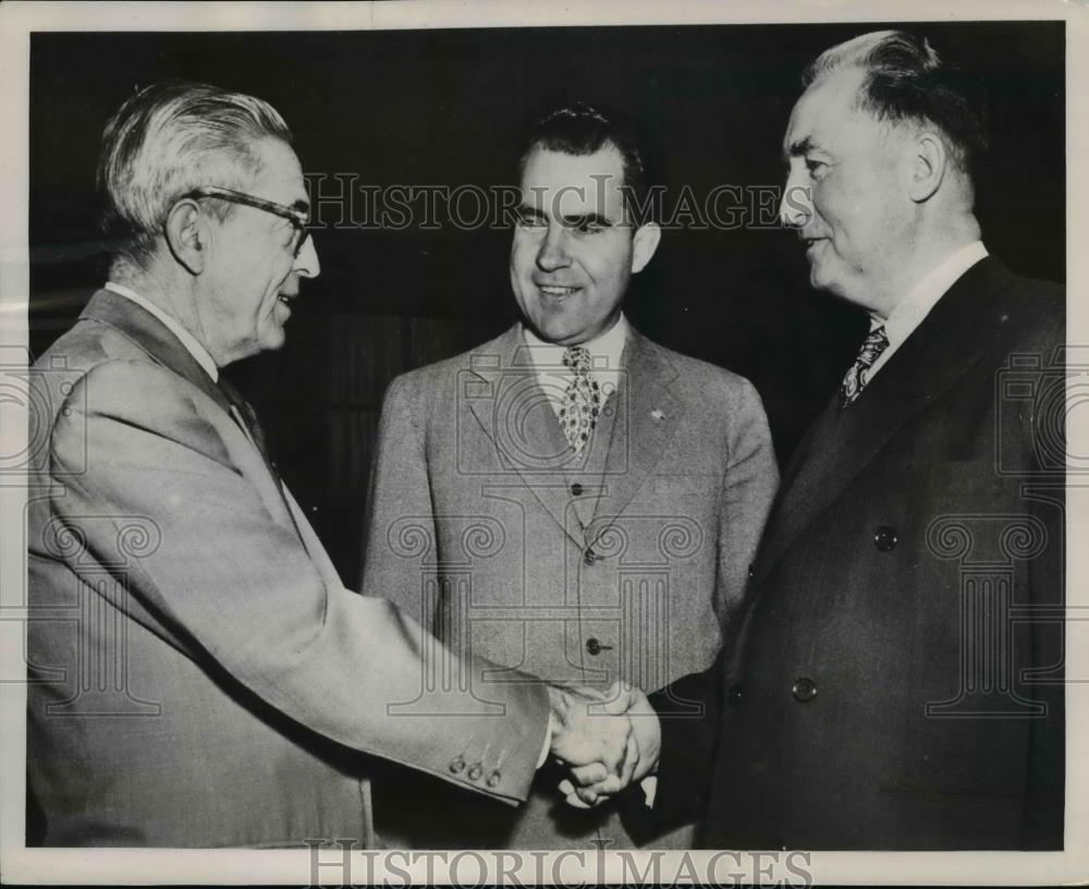 1953 Press Photo Vice President Richard Nixon, Lloyd Mashburn in DC  - nee85760