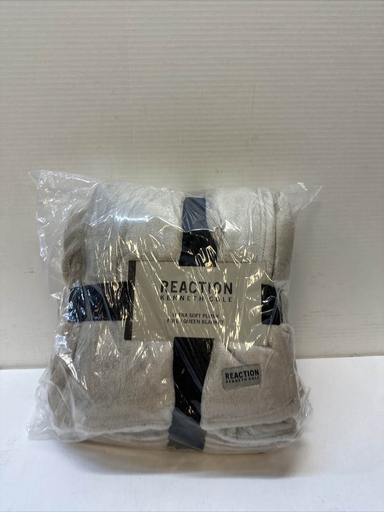 Kenneth Cole Reaction Kcr Solid Blanket - Full/queen - Beige-image