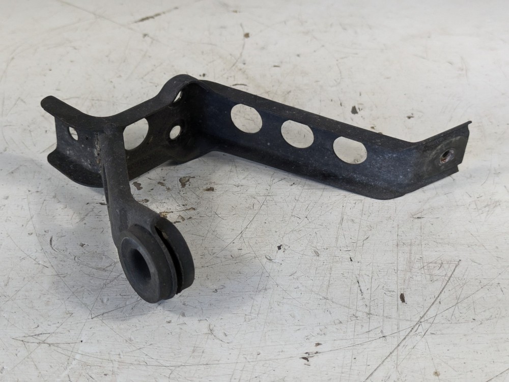 Kawasaki ZX1100E ZX 1100 GPZ1100 GPZ Radiator Oil Cooler Mounts